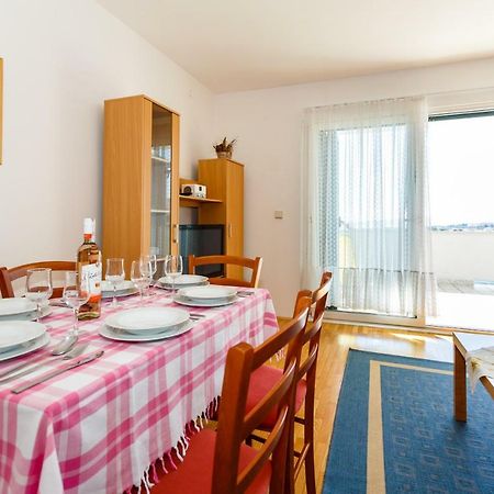 Apartment Anton Krk Town Exteriör bild
