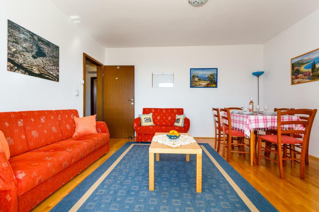 Apartment Anton Krk Town Exteriör bild